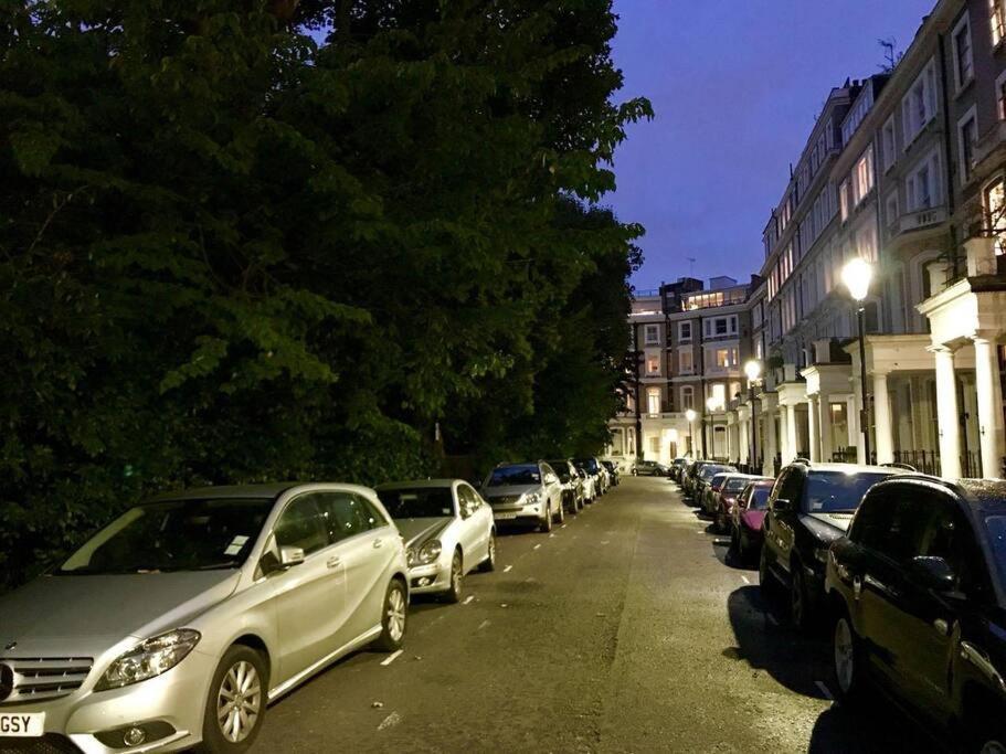 דירות לונדון Stunning 2 Bed/2Bath Flat In Heart Of Kensington מראה חיצוני תמונה