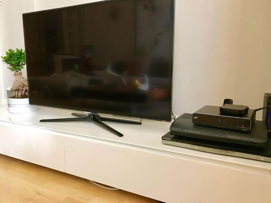 דירות לונדון Stunning 2 Bed/2Bath Flat In Heart Of Kensington מראה חיצוני תמונה