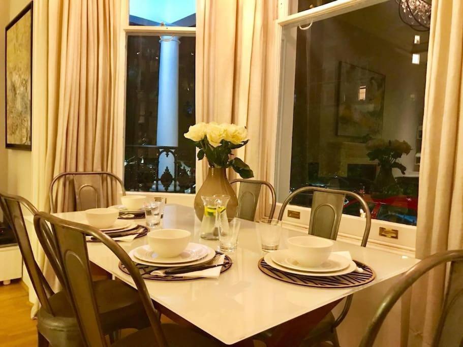 דירות לונדון Stunning 2 Bed/2Bath Flat In Heart Of Kensington מראה חיצוני תמונה