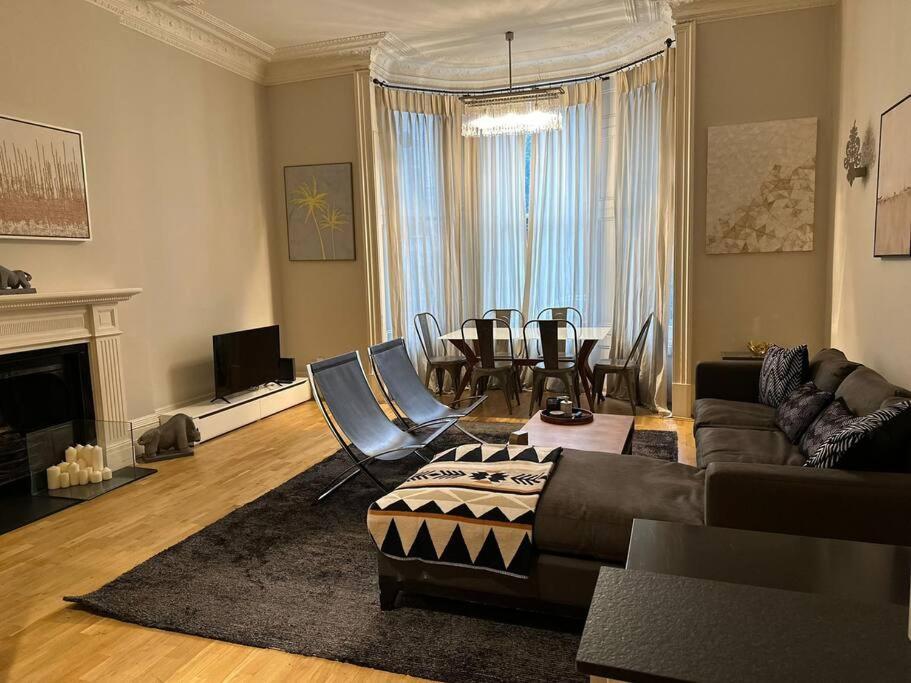 דירות לונדון Stunning 2 Bed/2Bath Flat In Heart Of Kensington מראה חיצוני תמונה